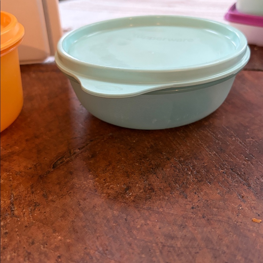 Tupperware Assorted Containers - Picture 6 of 6